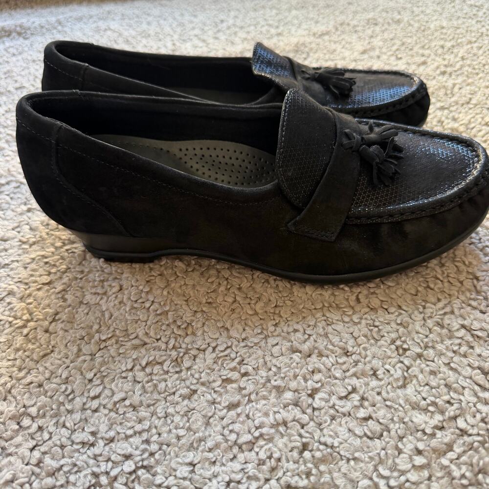 NWOB SAS Women’s Taylor Slip On Onyx Black Shoes Sz 7.5 WW Wide Comfort Wedge